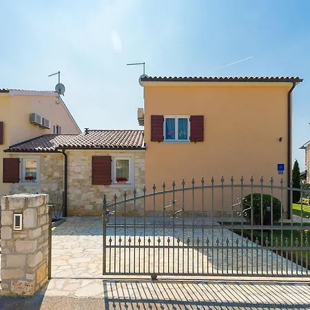 Holiday home Girasole